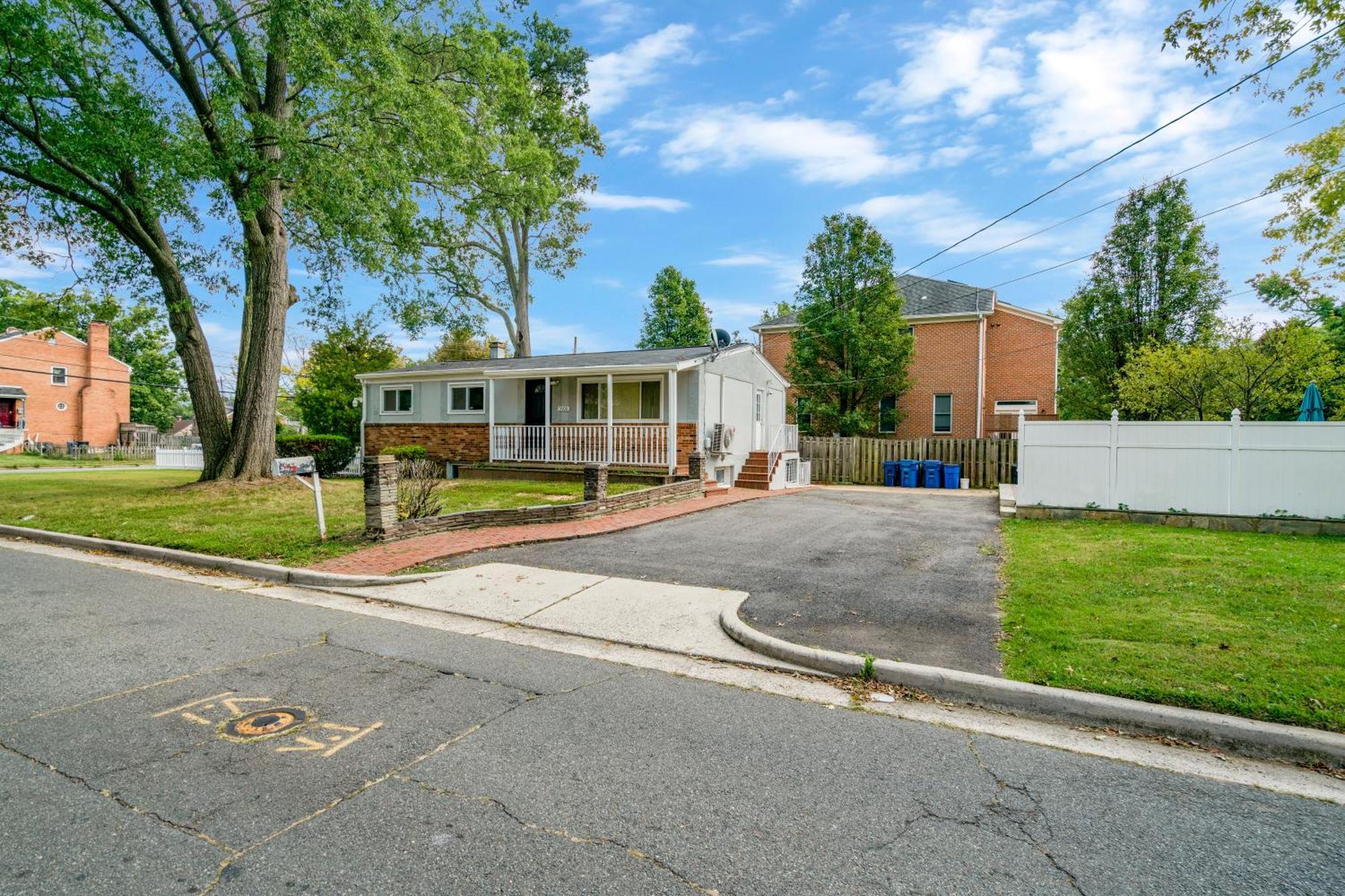 Villa Escape To Our Cozy 3 Bed Rm 2 Bath Unit In Alexandria Va Exterior foto